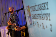 Zväčšiť fotografiu - Ocenili sme tých, ktorí sa nesnažia byť slávnymi, ale hodnotnými