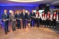 Zväčšiť fotografiu - Ocenili sme tých, ktorí sa nesnažia byť slávnymi, ale hodnotnými