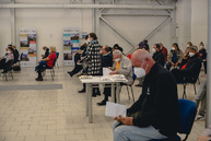 Zväčšiť fotografiu - Očkovanie vo veľkokapacitnom krajskom očkovacom centre pokračuje - TSK_KVOC TN_27.3.-64