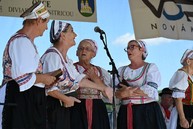 Zväčšiť fotografiu - Od obnovenej kaplnky cez dožinky po súťaž vo varení gulášu