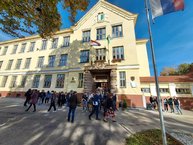 Zväčšiť fotografiu - Od pondelka nastúpia do škôl žiaci všetkých župných stredných škôl - 20211026_114515