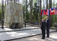 Odvahu, statočnosť a túžbu po spravodlivosti si na trenčiansku brezinu prišli pri príležitosti 74. výročia snp uctiť desiatky ľudí - IMG_0038