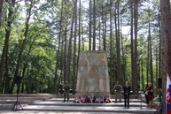 Odvahu, statočnosť a túžbu po spravodlivosti si na trenčiansku brezinu prišli pri príležitosti 74. výročia snp uctiť desiatky ľudí - IMG_0100