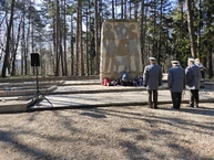 Zväčšiť fotografiu - Oslobodenie krajského mesta si symbolicky pripomenula aj trenčianska župa - IMG_20210409_100254
