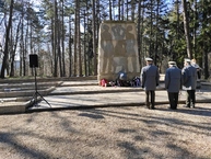 Zväčšiť fotografiu - Oslobodenie krajského mesta si symbolicky pripomenula aj trenčianska župa - IMG_20210409_100255