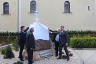 Pamiatku umučených si v trenčíne na brezine uctil aj predseda trenčianskeho samosprávneho kraja. v horných kočkovciach vyrástol pamätník hrdinom snp - IMG_7834