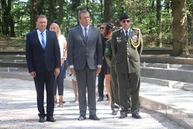 Pamiatku umučených si v trenčíne na brezine uctil aj predseda trenčianskeho samosprávneho kraja. v horných kočkovciach vyrástol pamätník hrdinom snp - IMG_7891