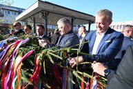Zväčšiť fotografiu - Pestrofarebné stužky na májoch už vejú nad obcami trenčianskeho kraja