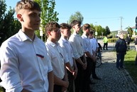 Zväčšiť fotografiu - Pestrofarebné stužky na májoch už vejú nad obcami trenčianskeho kraja