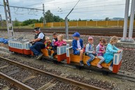 Počas letnej prevádzky sa unikátnym historickým vláčikom previezlo takmer 7 tisíc cestujúcich, ich počet každoročne narastá - 69701645_2525082074215391_37572700322922496_n