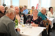 Zväčšiť fotografiu - Pomáhame zachraňovať životy, vážime si staršiu generáciu