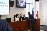 Zväčšiť fotografiu - Poslanci rokovali o volebných obvodoch aj voľbe nového hlavného kontrolóra kraja