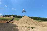 Posledné májové dni cyklistike v kraji priali; po ôsmykrát privítal bikepark v kálnici najväčší slovenský bicyklový festival - IMG_5599