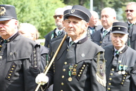 Pozdrav „zdar boh“ sa potichu vznášal nad hlavami všetkých, ktorí si na handlovský cintorín prišli uctiť pamiatku zosnulých baníkov - IMG_0020