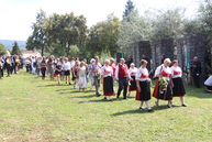 Pozdrav „zdar boh“ sa potichu vznášal nad hlavami všetkých, ktorí si na handlovský cintorín prišli uctiť pamiatku zosnulých baníkov - IMG_0034