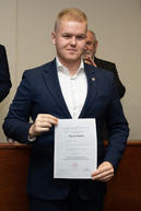 Zväčšiť fotografiu - Predseda a poslanci obdržali osvedčenie o zvolení - 20221104_TN_TSK_osvedcenia_049w