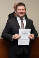 Zväčšiť fotografiu - Predseda a poslanci obdržali osvedčenie o zvolení - 20221104_TN_TSK_osvedcenia_093w