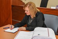 Zväčšiť fotografiu - Predseda a poslanci zložili sľuby, známe sú aj mená podpredsedov - DSC_7396