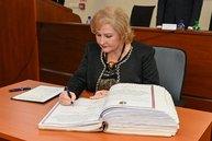 Zväčšiť fotografiu - Predseda a poslanci zložili sľuby, známe sú aj mená podpredsedov - DSC_7404