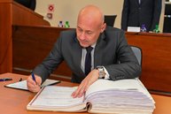 Zväčšiť fotografiu - Predseda a poslanci zložili sľuby, známe sú aj mená podpredsedov - DSC_7452