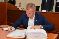 Zväčšiť fotografiu - Predseda a poslanci zložili sľuby, známe sú aj mená podpredsedov - DSC_7467