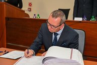 Zväčšiť fotografiu - Predseda a poslanci zložili sľuby, známe sú aj mená podpredsedov - DSC_7622