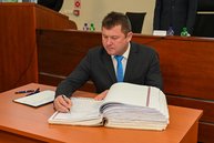 Zväčšiť fotografiu - Predseda a poslanci zložili sľuby, známe sú aj mená podpredsedov - DSC_7686