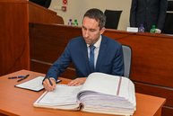Zväčšiť fotografiu - Predseda a poslanci zložili sľuby, známe sú aj mená podpredsedov - DSC_7714