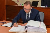 Zväčšiť fotografiu - Predseda a poslanci zložili sľuby, známe sú aj mená podpredsedov - DSC_7727