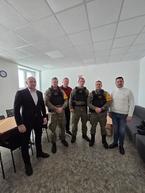 Zväčšiť fotografiu - Predseda tsk navštívil záchranné zložky na hornej nitre