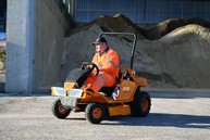 Zväčšiť fotografiu - Predseda tsk navštívil záchranné zložky na hornej nitre