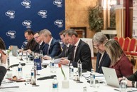 Zväčšiť fotografiu - Predsedovia krajov žiadajú zmenu pravidiel fondu na podporu športu, zjednotenie školských procesov a prísnejšie štandardy pre autobusové stanice