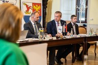 Zväčšiť fotografiu - Predstavitelia krajov rokovali poslednýkrát v tomto volebnom období - DSC08637
