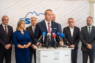 Zväčšiť fotografiu - Predstavitelia krajov rokovali poslednýkrát v tomto volebnom období - DSC08977
