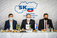 Zväčšiť fotografiu - Predstavitelia krajov rokovali v trnave o aktuálnych otázkach - DSC02025