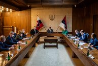 Zväčšiť fotografiu - Predstavitelia sk 8 rokovali s predsedom parlamentu o reforme verejnej správy - SK 8 rokovanie (5)