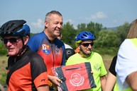 Zväčšiť fotografiu - Prejazd jazerami i po výnimočne dlhom gabiónovom múre, taký je nový úsek vážskej cyklomagistrály