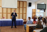 Prezident sr osobne navštívil dve stredné školy v zriaďovateľskej pôsobnosti trenčianskeho samosprávneho kraja. - IMG_7978