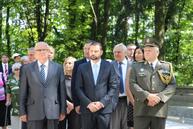 Pri pamätníku umučených na trenčianskej brezine spomínali na hrdinských vojakov, partizánov a civilistov - IMG_1011