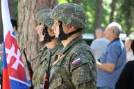 Pri pamätníku umučených na trenčianskej brezine spomínali na hrdinských vojakov, partizánov a civilistov - IMG_1059