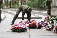 Zväčšiť fotografiu - Prišli si uctiť osloboditeľov a padlých hrdinov - IMG_9264