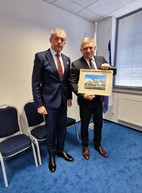 Zväčšiť fotografiu - Prvá výjazdová vláda rokovala v trenčíne, uvoľnené boli financie pre samosprávy - 20231212_100147