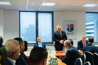 Zväčšiť fotografiu - Prvá výjazdová vláda rokovala v trenčíne, uvoľnené boli financie pre samosprávy - TSK_vyjazdove_gastro_hokejovka_mini (12 of 102)