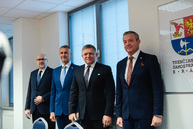 Zväčšiť fotografiu - Prvá výjazdová vláda rokovala v trenčíne, uvoľnené boli financie pre samosprávy - TSK_vyjazdove_gastro_hokejovka_mini (6 of 102)