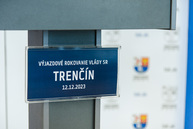 Zväčšiť fotografiu - Prvá výjazdová vláda rokovala v trenčíne, uvoľnené boli financie pre samosprávy - TSK_vyjazdove_gastro_hokejovka_mini (70 of 102)