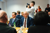 Zväčšiť fotografiu - Prvá výjazdová vláda rokovala v trenčíne, uvoľnené boli financie pre samosprávy - TSK_vyjazdove_gastro_hokejovka_mini (9 of 102)