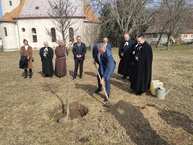 Zväčšiť fotografiu - Prvý jarný deň venovali v beckove najvýznamnejšiemu rodákovi - IMG_20220320_112414_1