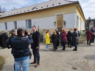 Zväčšiť fotografiu - Prvý jarný deň venovali v beckove najvýznamnejšiemu rodákovi - IMG_20220320_113747