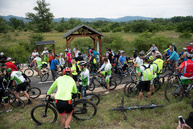 Prvých 13,4 km vážskej cyklotrasy dnes župa odovzdala verejnosti. niektorí cyklisti to označujú za udalosť roka. - 20180525_HORNA_STREDA_cyklotrasa_079w