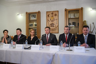 Púchovský región navštívil predseda vlády, neobišiel ani župné gymnázium - 20170213_PUCHOV_Fico_foto_Radovan_Stoklasa_056w
